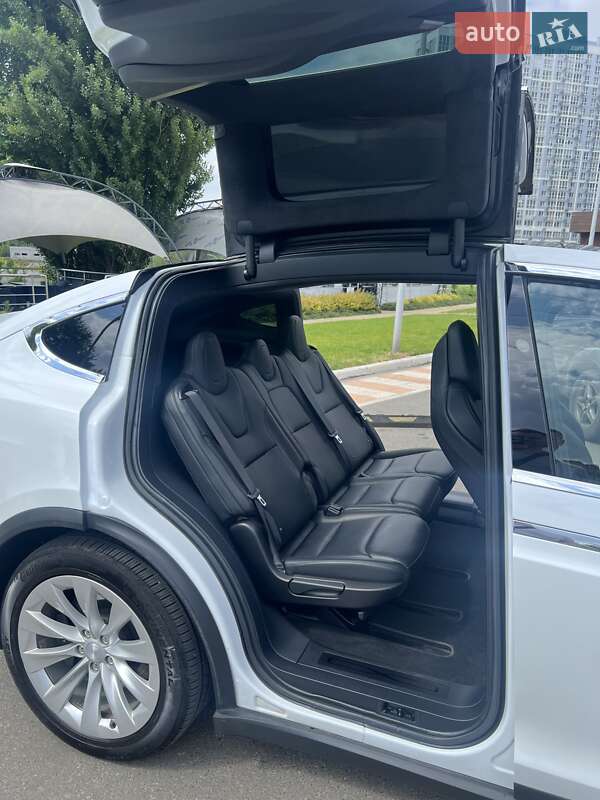 Позашляховик / Кросовер Tesla Model X 2019 в Києві фото 6 Позашляховик / Кросовер Tesla Model X 2019 в Києві