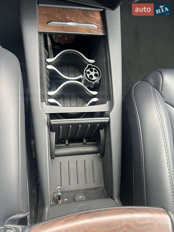 Позашляховик / Кросовер Tesla Model X 2019 в Києві фото 21 Позашляховик / Кросовер Tesla Model X 2019 в Києві