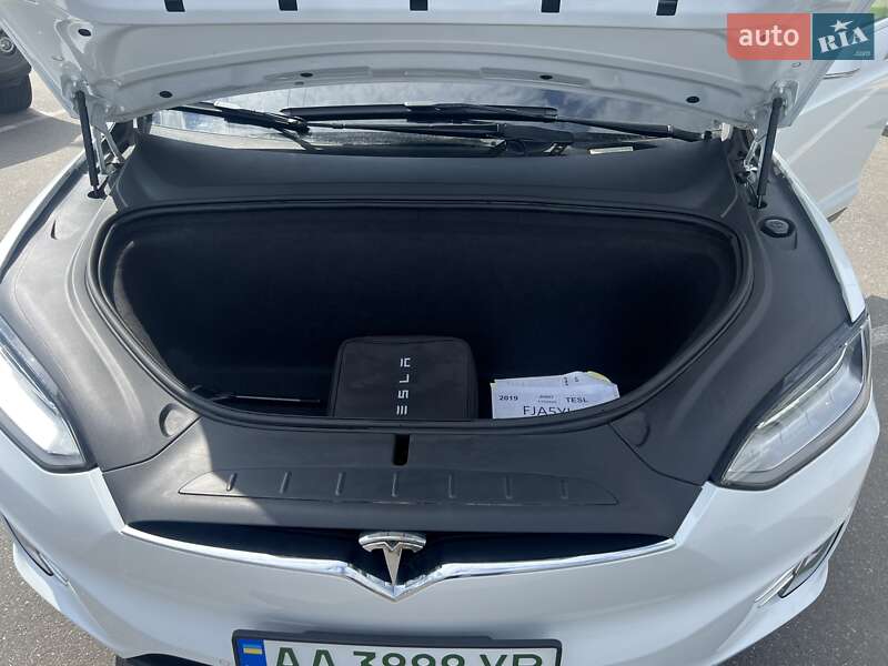 Позашляховик / Кросовер Tesla Model X 2019 в Києві фото 24 Позашляховик / Кросовер Tesla Model X 2019 в Києві