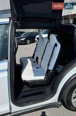 Внедорожник / Кроссовер Tesla Model X 2018 в 