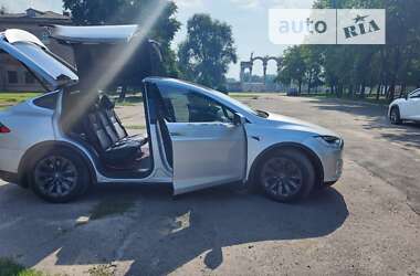 Позашляховик / Кросовер Tesla Model X 2018 в Кам'янському