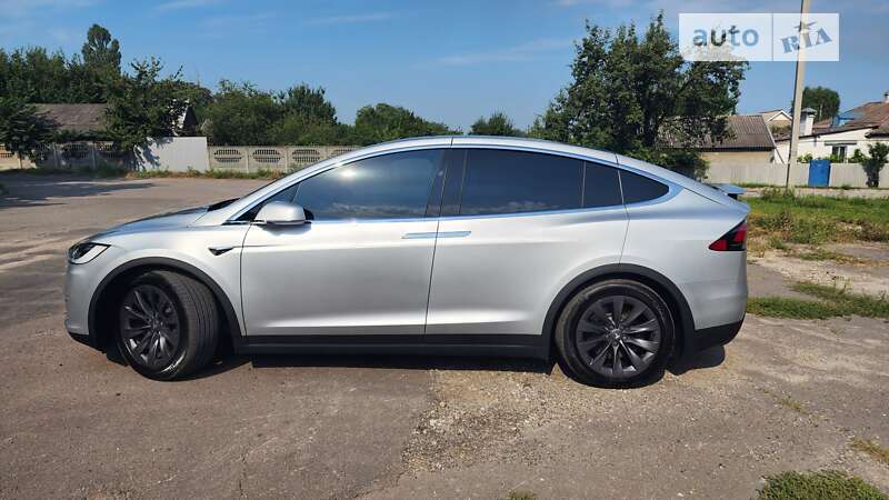 Позашляховик / Кросовер Tesla Model X 2018 в Кам'янському