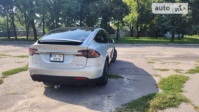 Позашляховик / Кросовер Tesla Model X 2018 в Кам'янському