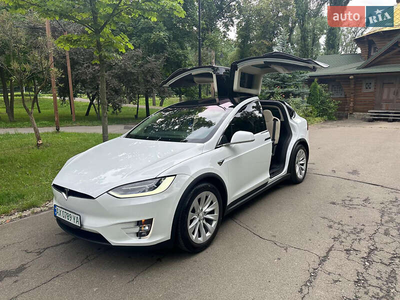 Внедорожник / Кроссовер Tesla Model X 2018 в Киеве