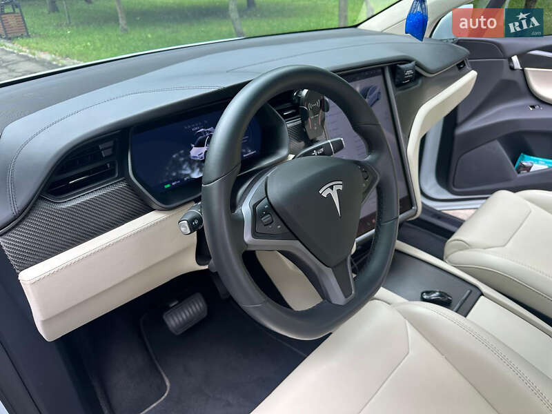 Внедорожник / Кроссовер Tesla Model X 2018 в Киеве