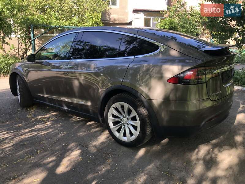 Позашляховик / Кросовер Tesla Model X 2016 в Саврані фото 2 Позашляховик / Кросовер Tesla Model X 2016 в Саврані