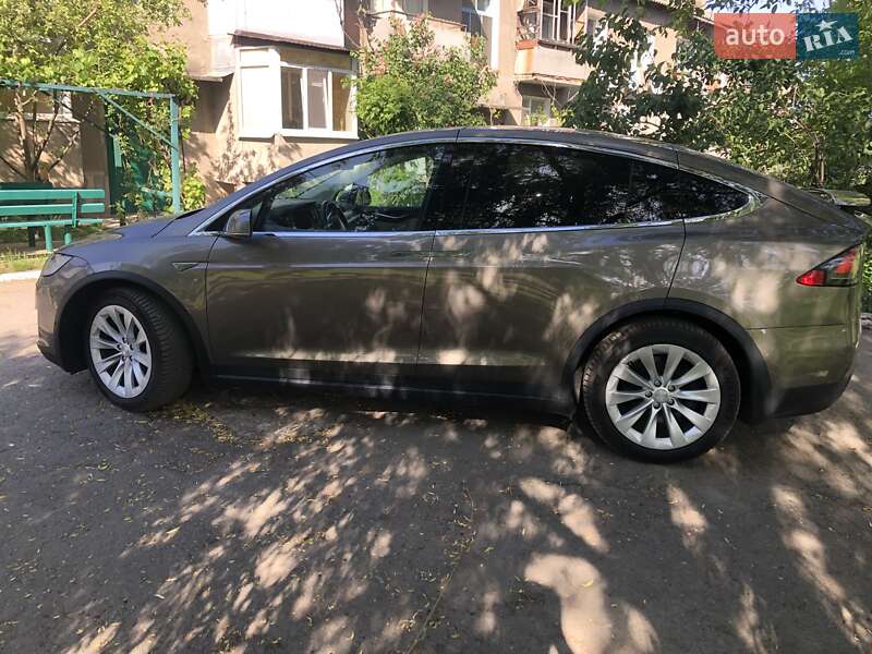 Позашляховик / Кросовер Tesla Model X 2016 в Саврані фото 8 Позашляховик / Кросовер Tesla Model X 2016 в Саврані
