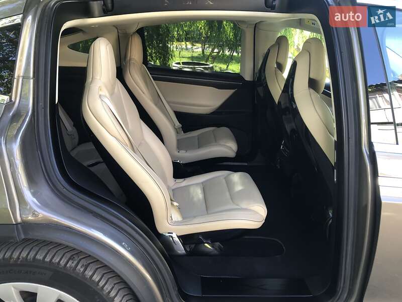 Позашляховик / Кросовер Tesla Model X 2016 в Саврані фото 9 Позашляховик / Кросовер Tesla Model X 2016 в Саврані