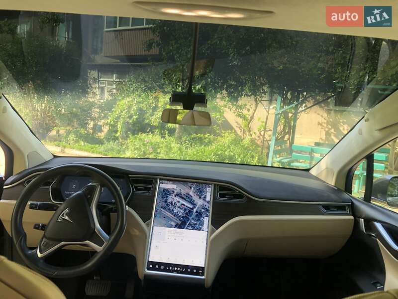 Позашляховик / Кросовер Tesla Model X 2016 в Саврані фото 12 Позашляховик / Кросовер Tesla Model X 2016 в Саврані