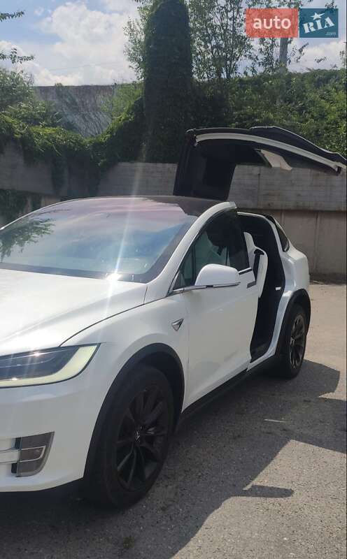 Позашляховик / Кросовер Tesla Model X 2018 в Запоріжжі