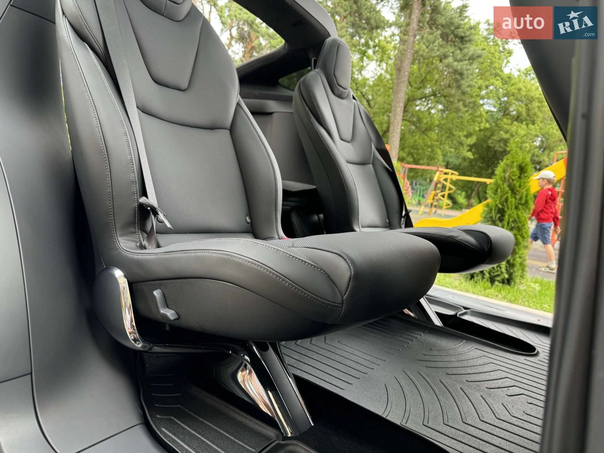 2022 Tesla Model X - мініатюра 18
