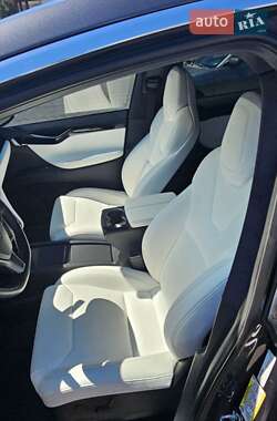 Позашляховик / Кросовер Tesla Model X 2018 в 