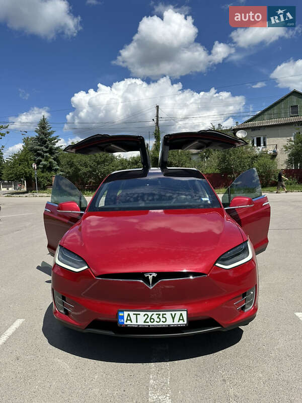 Позашляховик / Кросовер Tesla Model X 2019 в Івано-Франківську