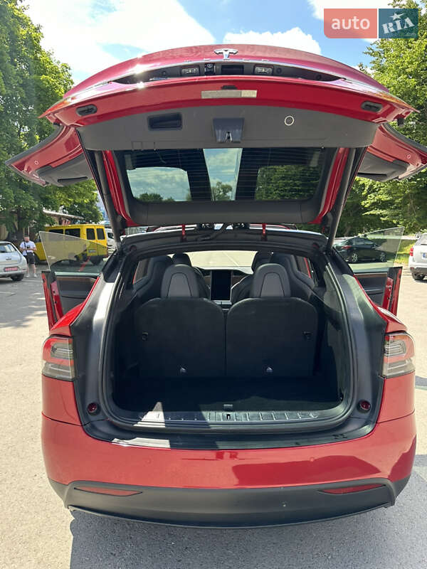 Позашляховик / Кросовер Tesla Model X 2019 в Івано-Франківську