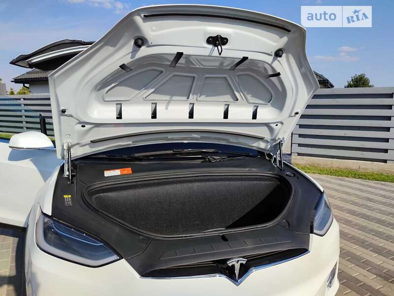 Внедорожник / Кроссовер Tesla Model X 2018 в Киеве