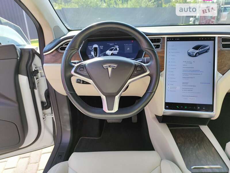 Внедорожник / Кроссовер Tesla Model X 2018 в Киеве