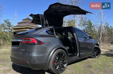 Позашляховик / Кросовер Tesla Model X 2016 в 