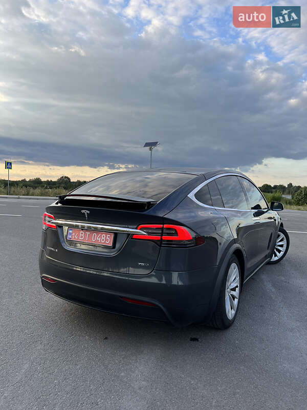 Позашляховик / Кросовер Tesla Model X 2016 в Львові