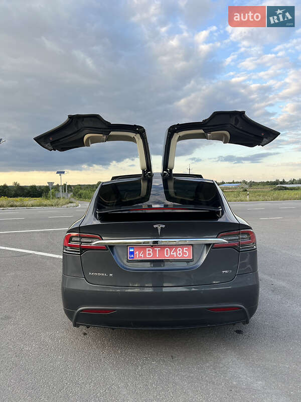 Позашляховик / Кросовер Tesla Model X 2016 в Львові