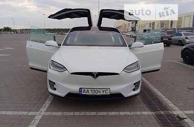 Позашляховик / Кросовер Tesla Model X 2016 в Києві