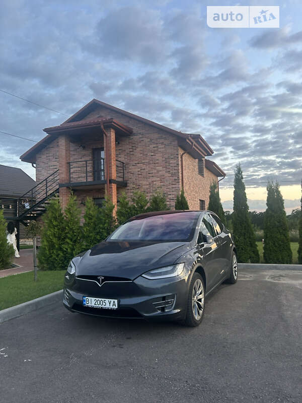 Позашляховик / Кросовер Tesla Model X 2017 в Кременчуці