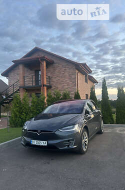 Позашляховик / Кросовер Tesla Model X 2017 в 