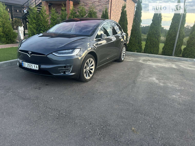 Позашляховик / Кросовер Tesla Model X 2017 в Кременчуці