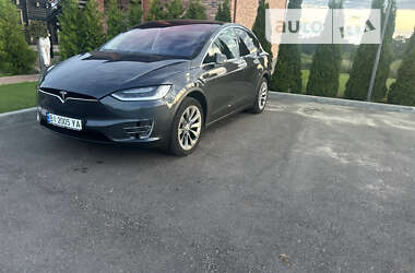 Позашляховик / Кросовер Tesla Model X 2017 в 