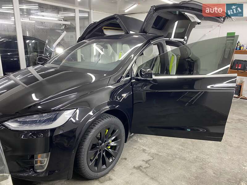 Позашляховик / Кросовер Tesla Model X 2017 в Одесі