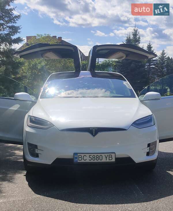 Позашляховик / Кросовер Tesla Model X 2020 в Стрию