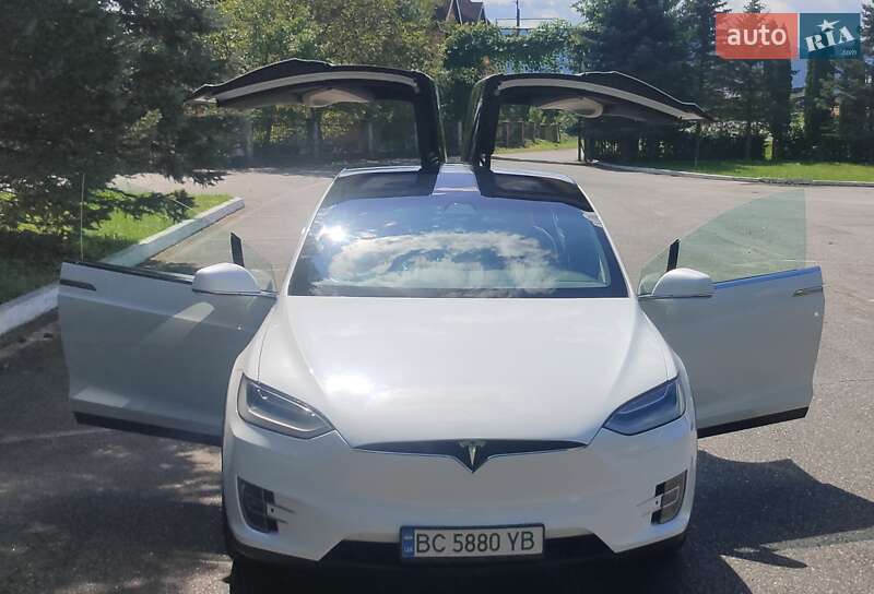 Позашляховик / Кросовер Tesla Model X 2020 в Стрию