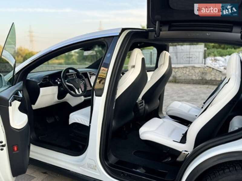 Внедорожник / Кроссовер Tesla Model X 2017 в Одессе