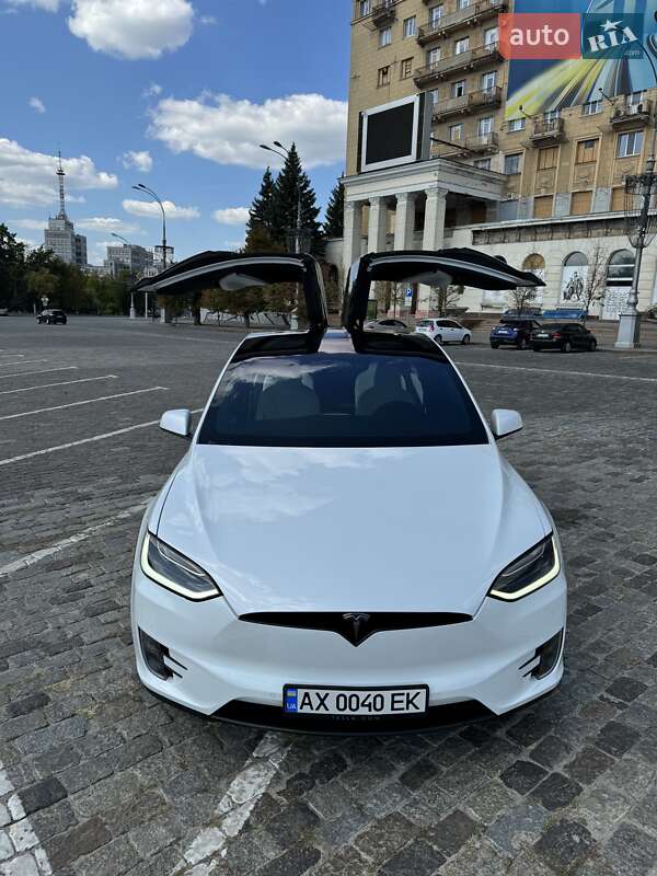 Позашляховик / Кросовер Tesla Model X 2019 в Харкові
