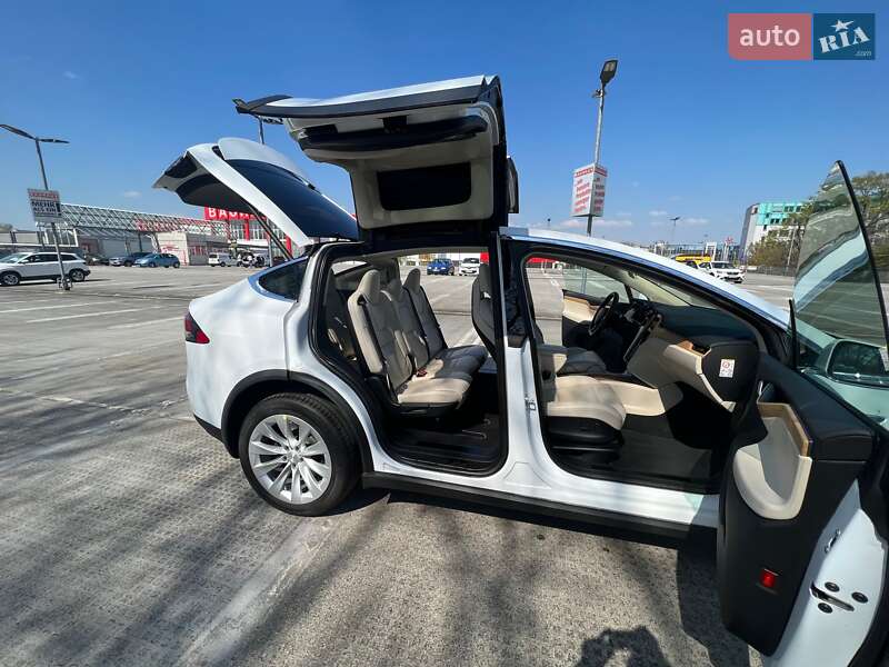 Внедорожник / Кроссовер Tesla Model X 2018 в Киеве