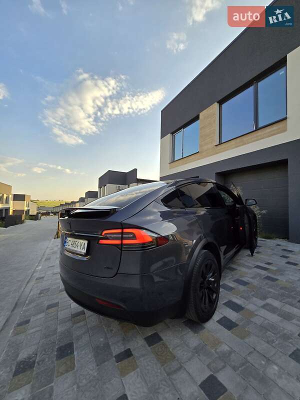 Позашляховик / Кросовер Tesla Model X 2018 в Тернополі