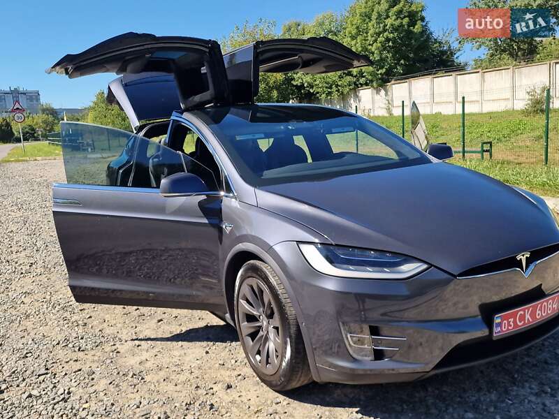 Позашляховик / Кросовер Tesla Model X 2018 в Хмельницькому