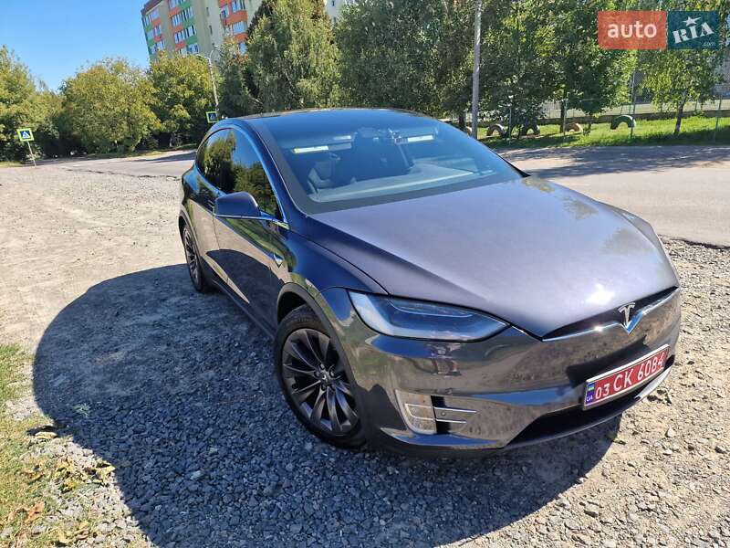 Позашляховик / Кросовер Tesla Model X 2018 в Хмельницькому