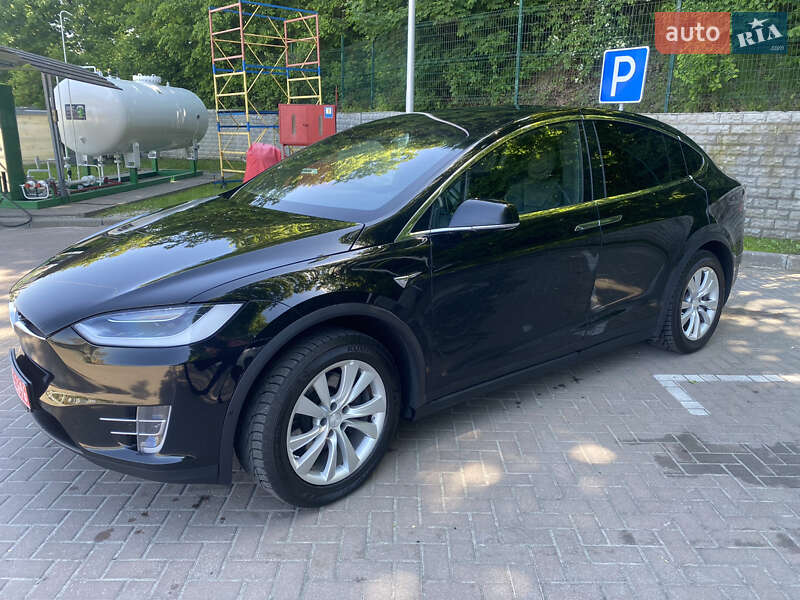 Позашляховик / Кросовер Tesla Model X 2017 в Києві