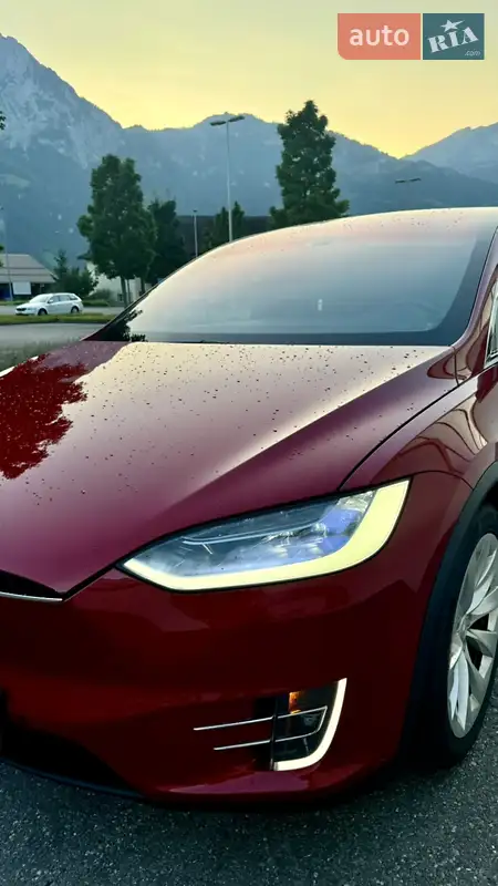 Tesla Model X 2016