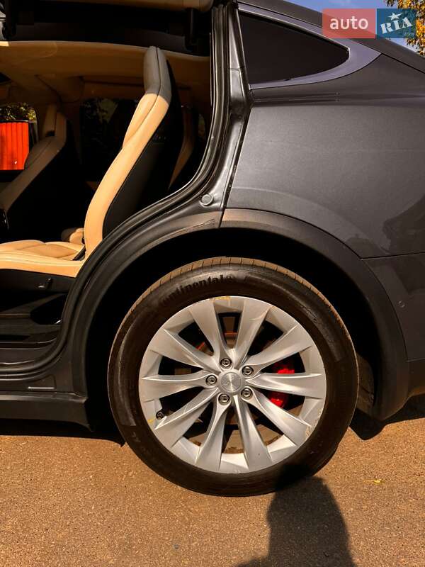 Позашляховик / Кросовер Tesla Model X 2018 в Києві фото 7 Позашляховик / Кросовер Tesla Model X 2018 в Києві
