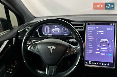Позашляховик / Кросовер Tesla Model X 2016 в 