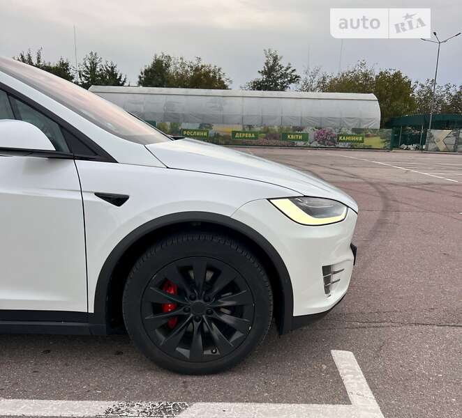 Позашляховик / Кросовер Tesla Model X 2017 в Львові