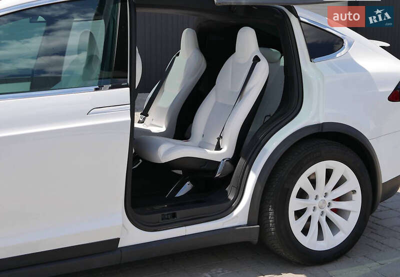 Внедорожник / Кроссовер Tesla Model X 2020 в Киеве