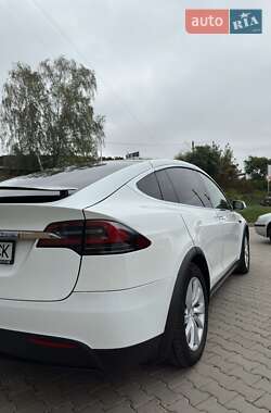 Внедорожник / Кроссовер Tesla Model X 2017 в Черновцах