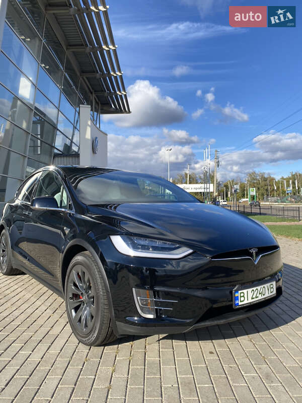 Внедорожник / Кроссовер Tesla Model X 2019 в Полтаве