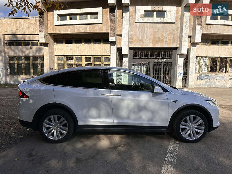 Внедорожник / Кроссовер Tesla Model X 2016 в Ивано-Франковске