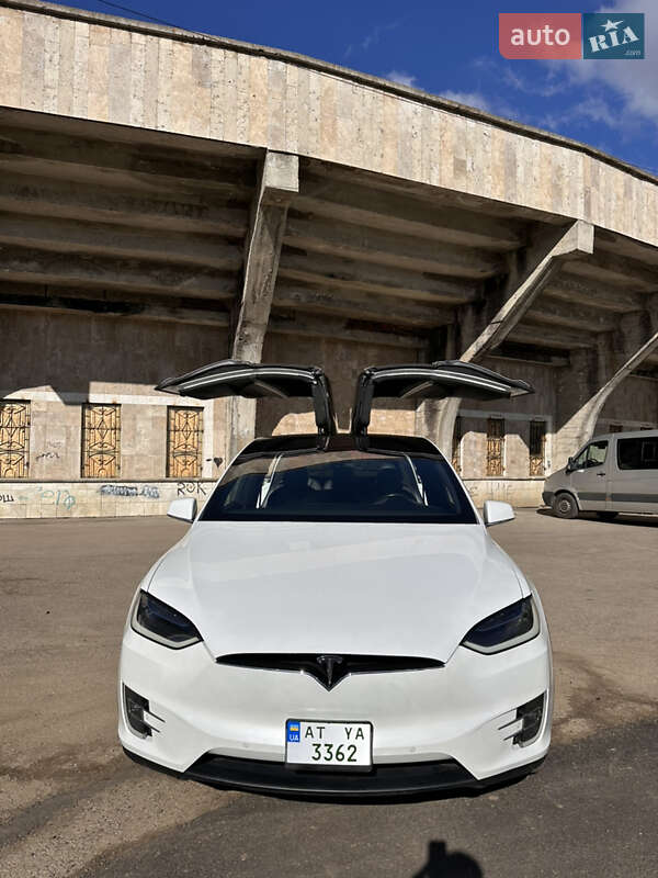 Внедорожник / Кроссовер Tesla Model X 2016 в Ивано-Франковске