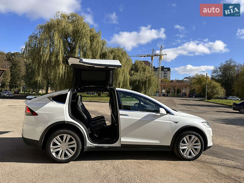 Внедорожник / Кроссовер Tesla Model X 2016 в Ивано-Франковске