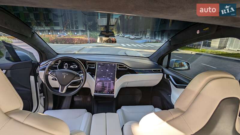 Позашляховик / Кросовер Tesla Model X 2018 в Львові