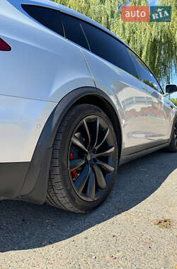 Внедорожник / Кроссовер Tesla Model X 2017 в 